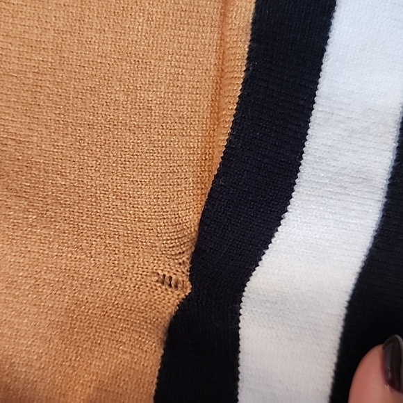 sweater - Picture 3 of 3